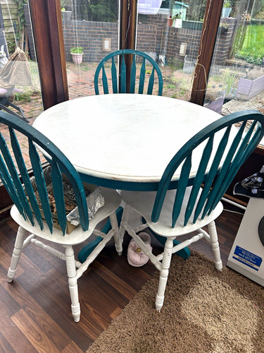 Round dining table - round,